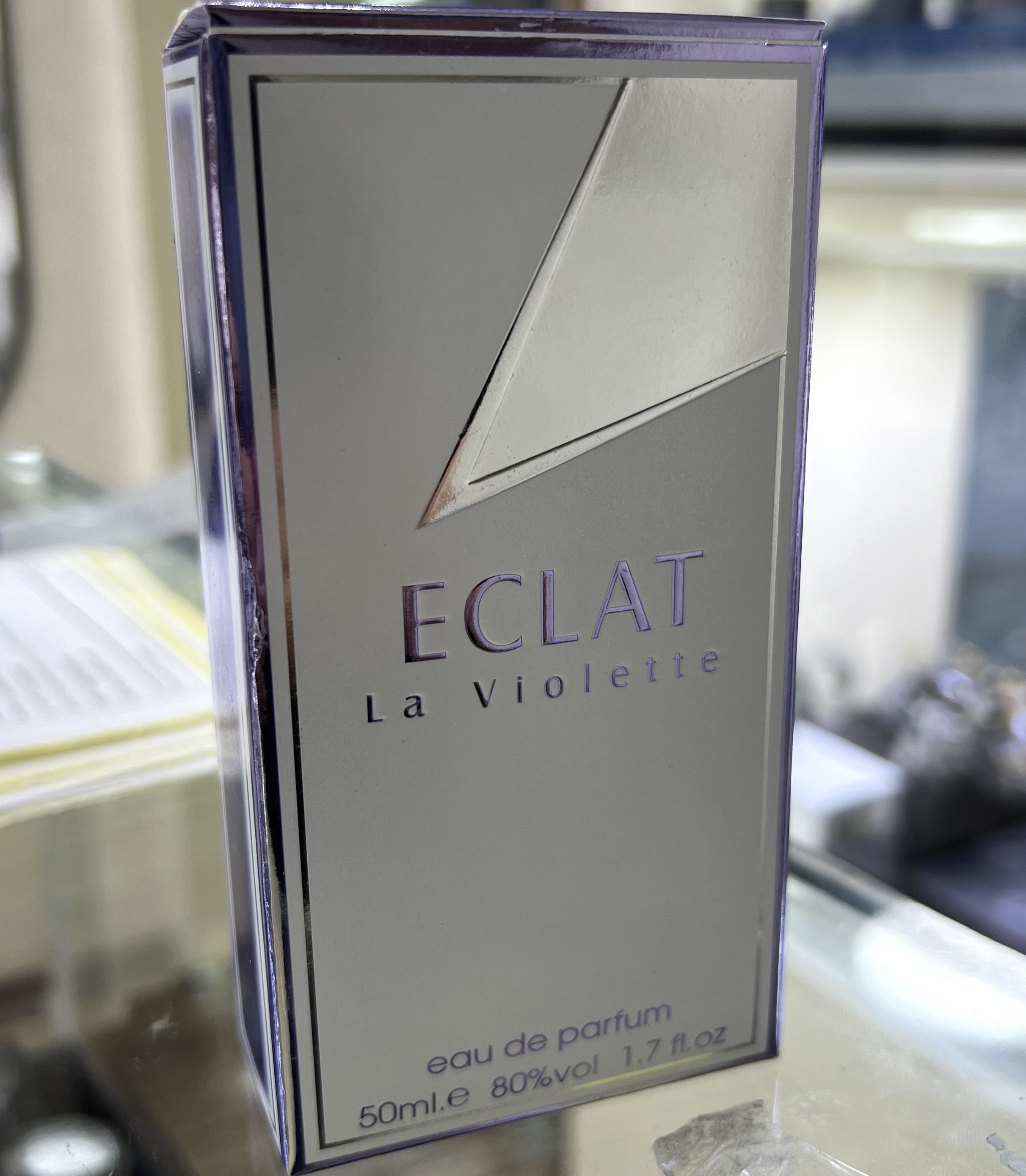 عطر ادوپرفیوم زنانه فراگرنس ورد مدل Eclat La Violette رایحه شیرین و خنک حجم ۵۰ میلی‌لیتر