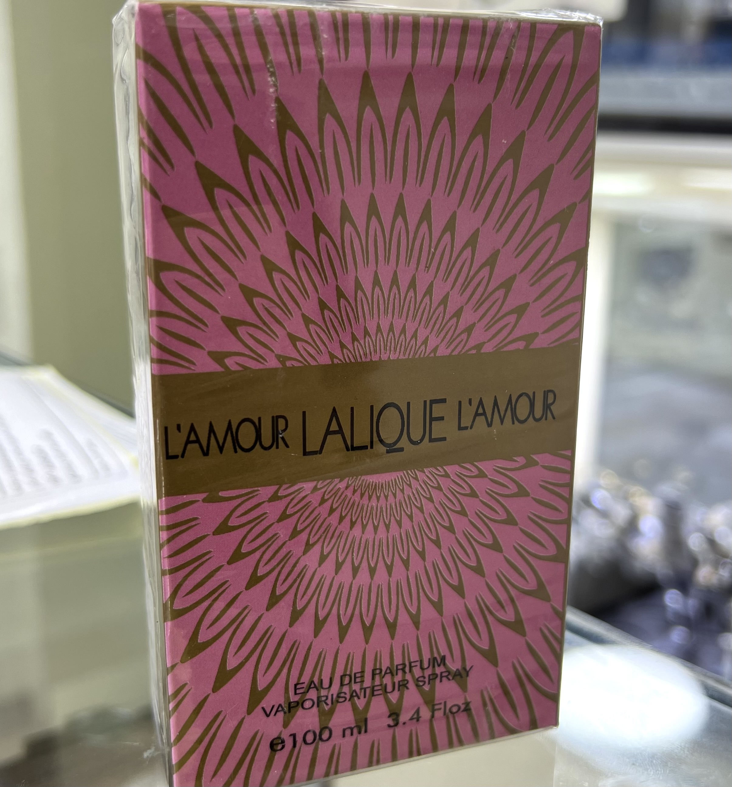عطر ادوپرفیوم زنانه لالیک لامور حجم ۱۰۰ میل خنک و شیرین